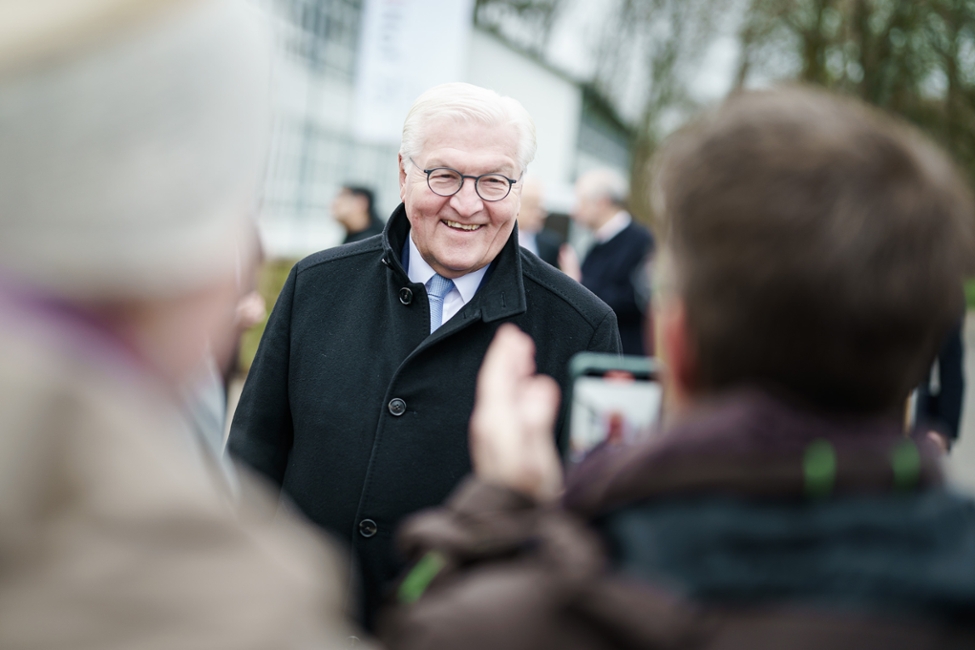 Bundespräsident Steinmeier begegnet Menschen in Espelkamp